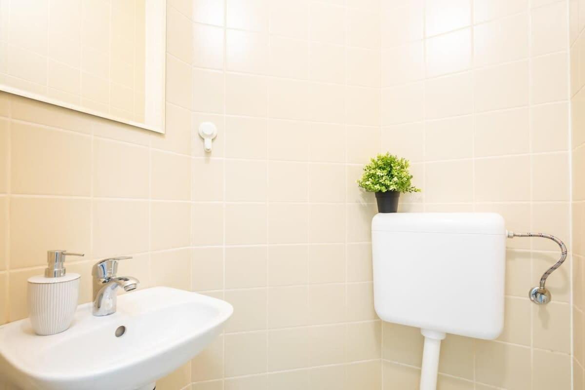 בודפשט Convenient 2-Room Central Apartment מראה חיצוני תמונה